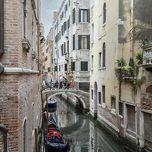 Gondola Luxury - Campo Santi Filippo E Giacomo By Wonderful Italy Apartamento Venecia