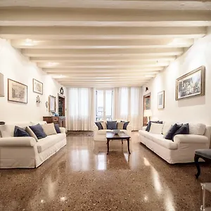 Accademia Terrazza Apartment