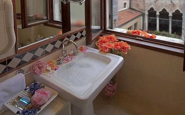 Hotel Al Ponte Dei Sospiri Venice